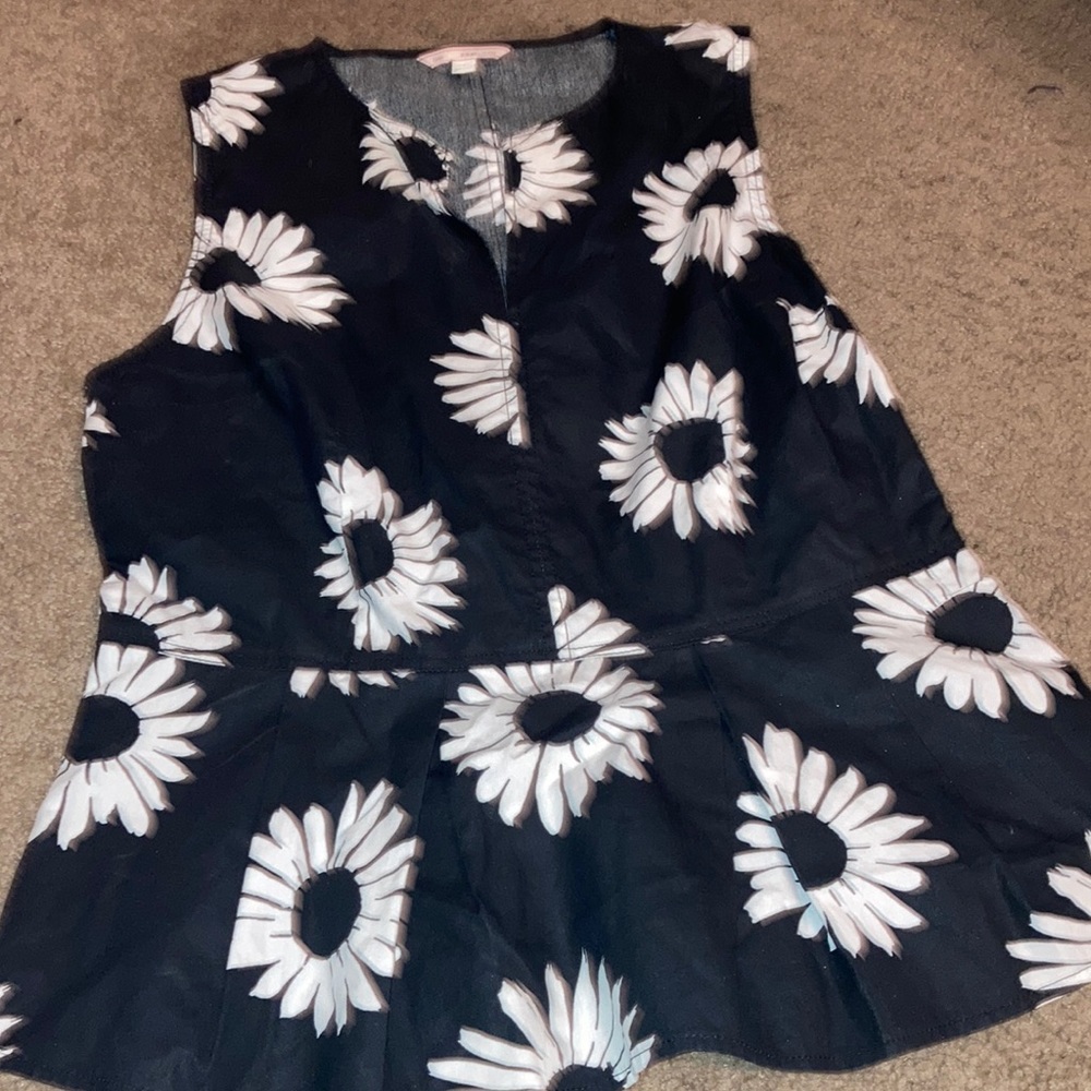 GAP Black and White Floral Blouse Size 4